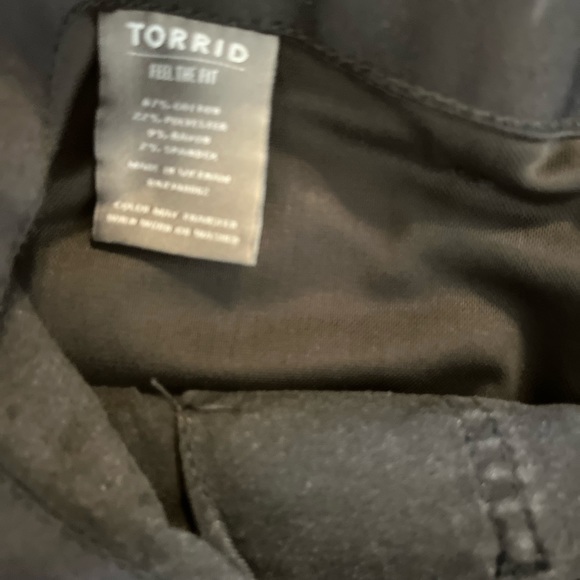 Torrid Bombshell Skinny Super Soft Gray Wash Jeans Size‎ 18S - Picture 2 of 5